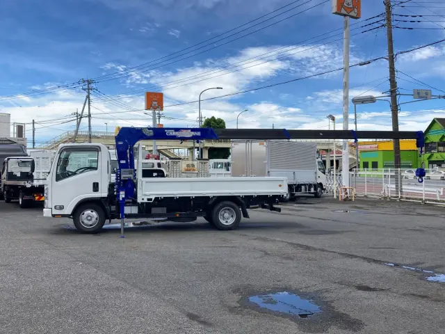 いすゞ エルフ BKG-NMR85AR(2WD)の写真5