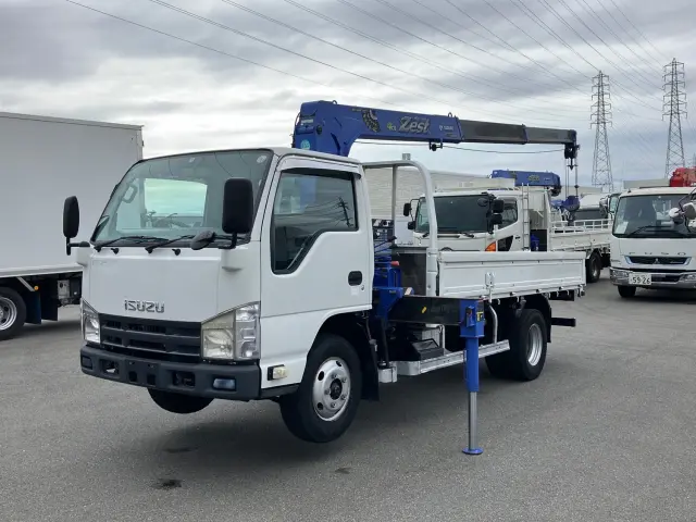 いすゞ エルフ BKG-NKR85AR(2WD)の写真1