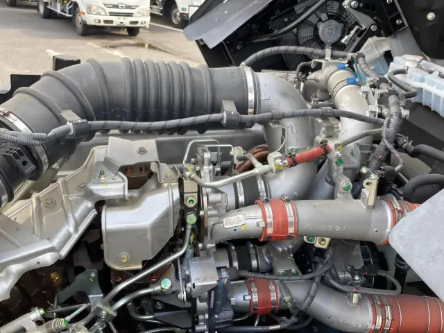 日野 プロフィア 2DG-FS1AJE(6x4)の写真21