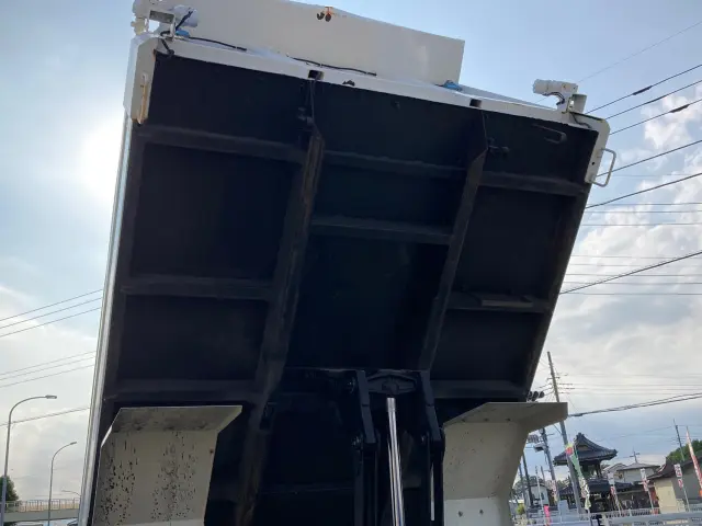 三菱 ファイター 2KG-FK62F(2WD)の写真9