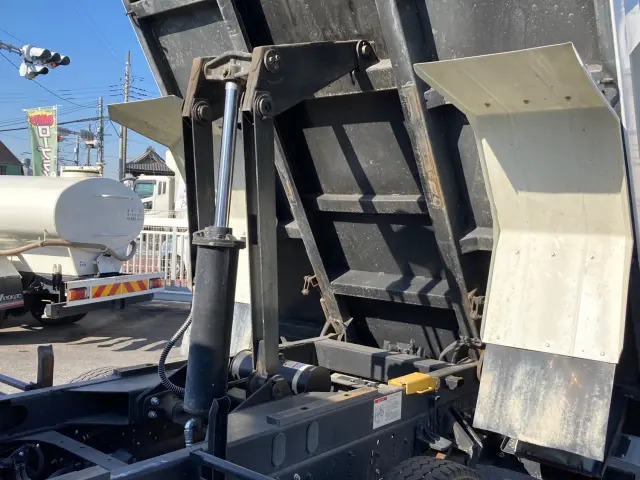 いすゞ フォワード 2RG-FRR90S1(2WD)の写真13