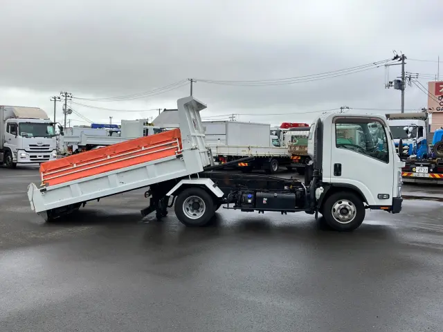 いすゞ エルフ 2PG-NPR88YN(2WD)の写真6