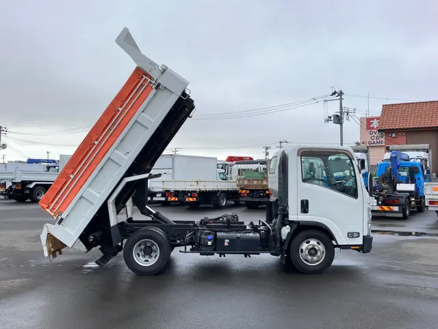 いすゞ エルフ 2PG-NPR88YN(2WD)の写真8