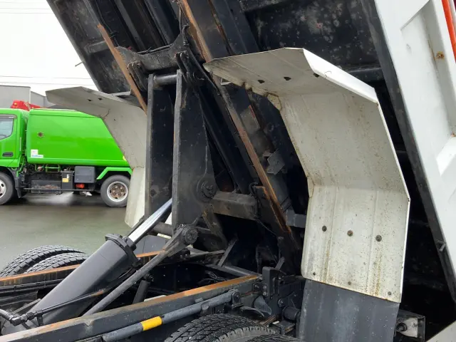 いすゞ エルフ 2PG-NPR88YN(2WD)の写真13