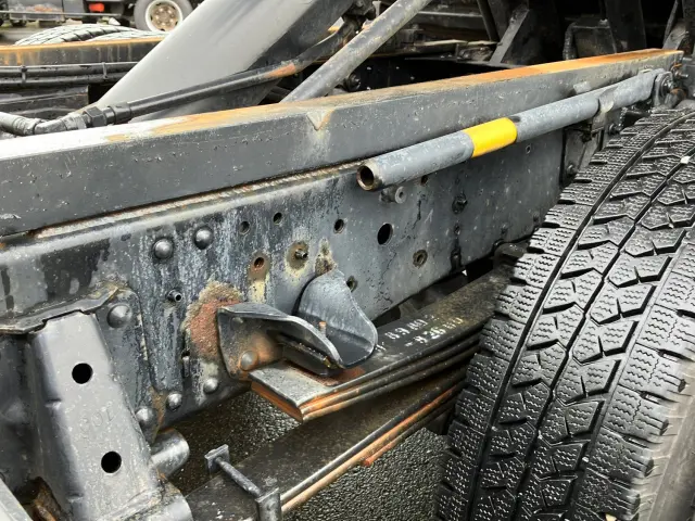 いすゞ エルフ 2PG-NPR88YN(2WD)の写真14