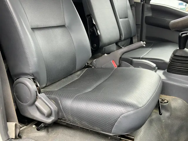 いすゞ エルフ 2PG-NPR88YN(2WD)の写真19