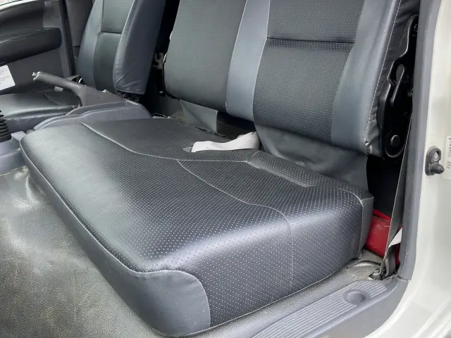 いすゞ エルフ 2PG-NPR88YN(2WD)の写真20