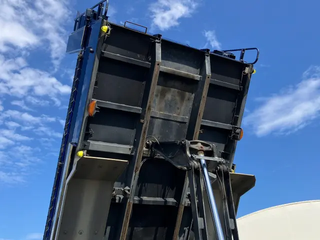 日野 プロフィア 2DG-FS1AGA(6x4)の写真12