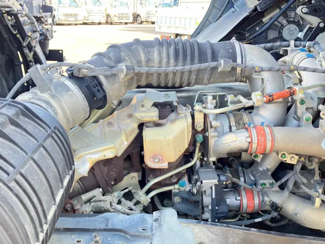 日野 プロフィア 2DG-FS1AGA(6x4)の写真18