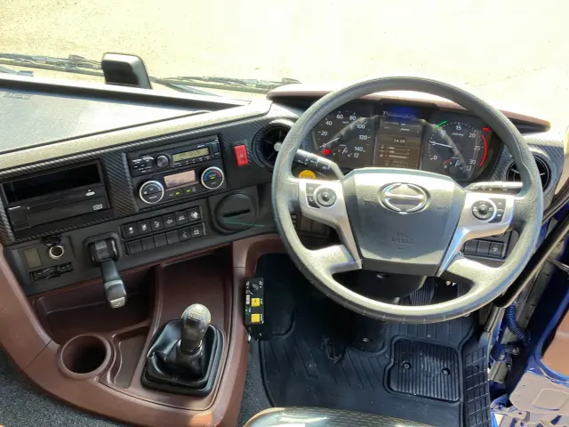 日野 プロフィア 2DG-FS1AGA(6x4)の写真21