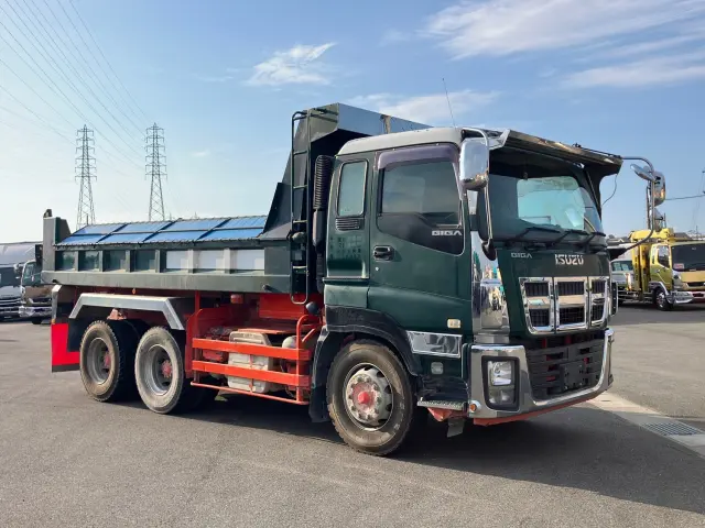 いすゞ ギガ QKG-CXZ77AT(6x4)の写真2