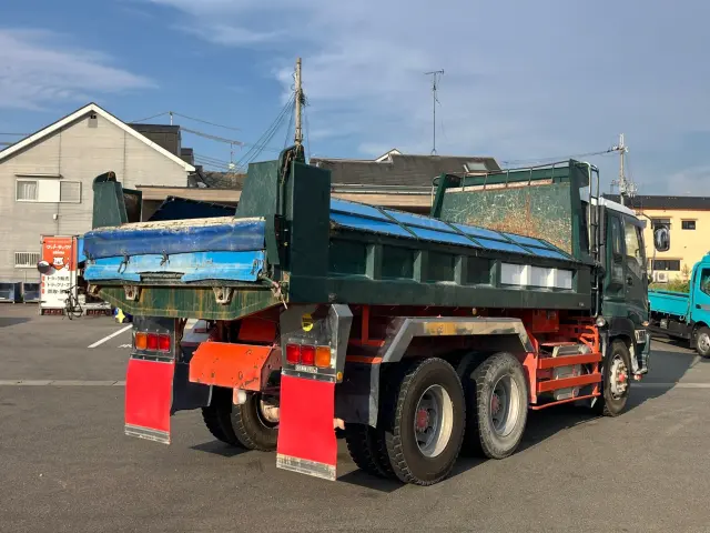 いすゞ ギガ QKG-CXZ77AT(6x4)の写真3