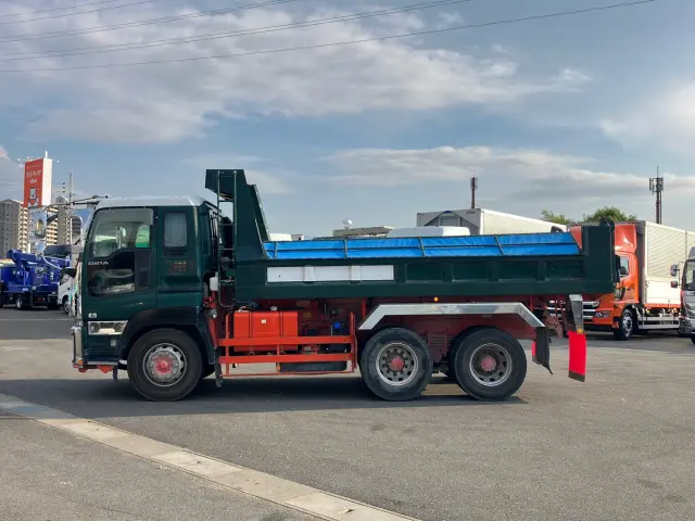 いすゞ ギガ QKG-CXZ77AT(6x4)の写真7