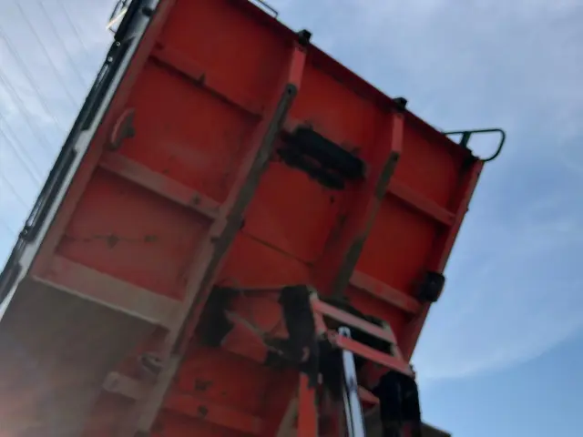 いすゞ ギガ QKG-CXZ77AT(6x4)の写真12