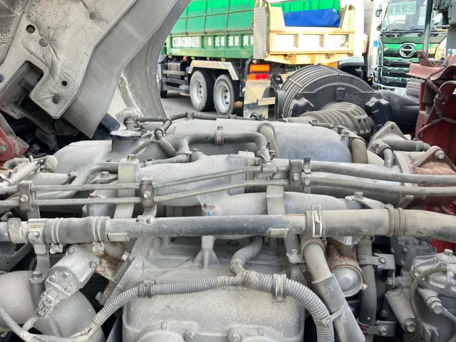 いすゞ ギガ QKG-CXZ77AT(6x4)の写真17