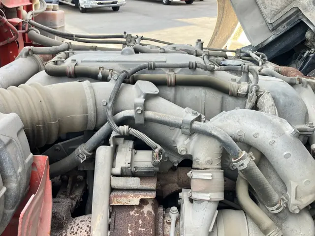 いすゞ ギガ QKG-CXZ77AT(6x4)の写真18