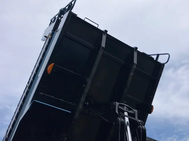 日野 プロフィア 2DG-FS1EGA(6x4)の写真12