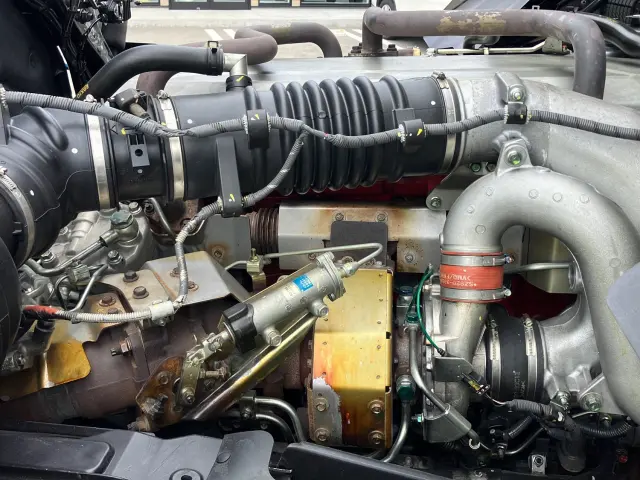 日野 プロフィア 2DG-FS1EGA(6x4)の写真18