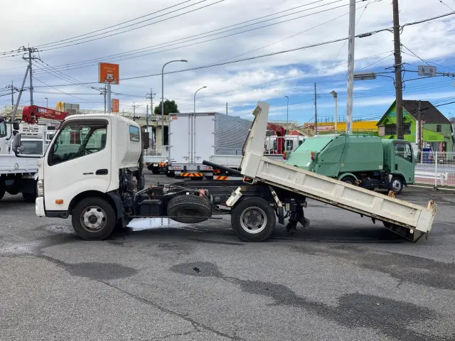 日野 デュトロ SDG-XZU700X(2WD)の写真5