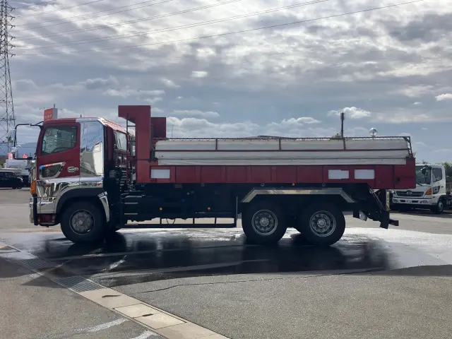 日野 プロフィア LKG-FS1EPBA(6x4)の写真7