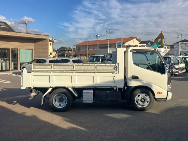 日野 デュトロ 2RG-XZU600T(2WD)の写真8
