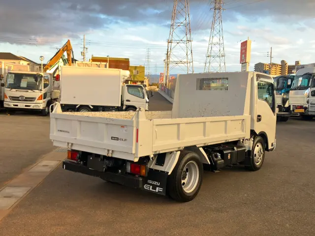 いすゞ エルフ 2RG-NKR88AT(2WD)の写真3