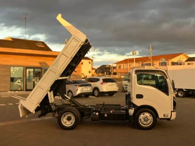 いすゞ エルフ 2RG-NKR88AT(2WD)の写真6