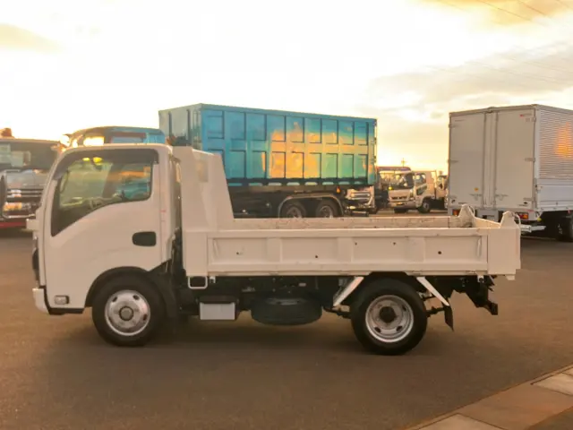 いすゞ エルフ 2RG-NKR88AT(2WD)の写真7