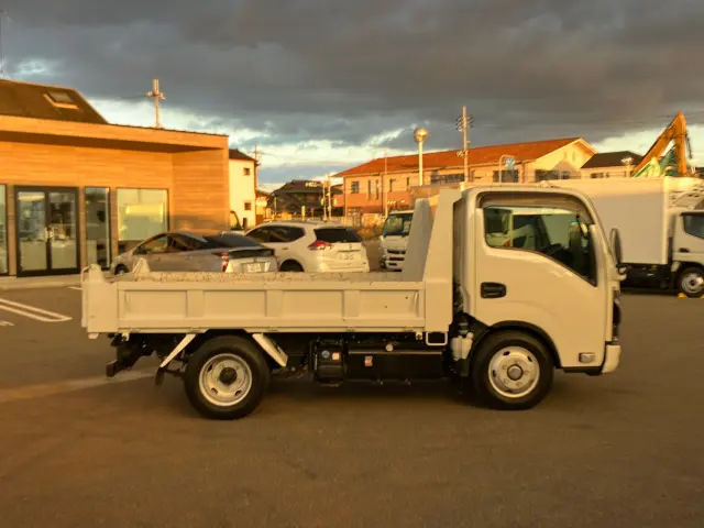 いすゞ エルフ 2RG-NKR88AT(2WD)の写真8