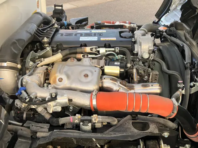 いすゞ エルフ 2RG-NKR88AT(2WD)の写真18