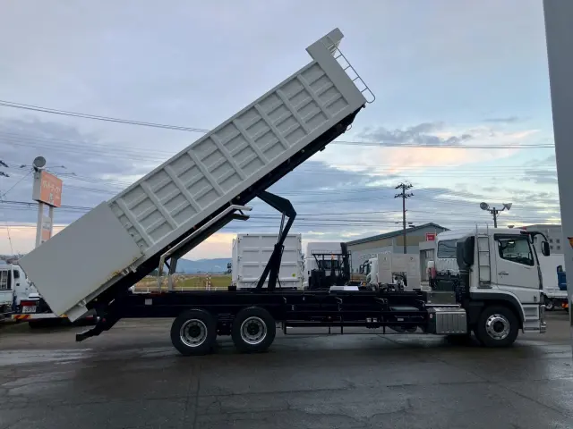 三菱 スーパーグレート 2PG-FV70HZ(6x4)の写真6