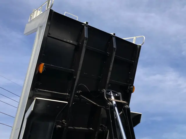 日野 プロフィア 2DG-FS1AGE(6x4)の写真12