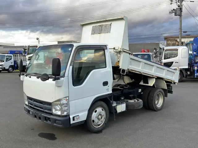 いすゞ エルフ TKG-NJR85AD(2WD)の写真1