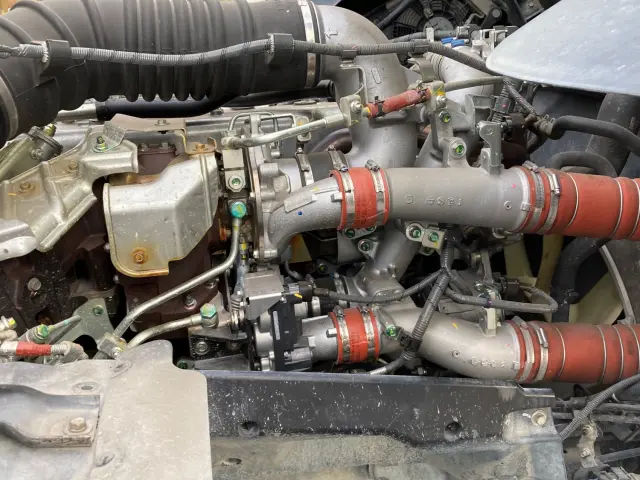 日野 プロフィア 2DG-FS1AGA(6x4)の写真18