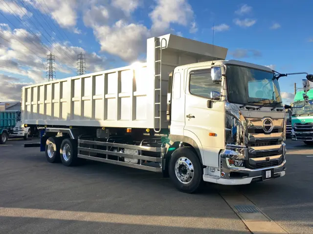 日野 プロフィア 2DG-FS1AHE(6x4)の写真2