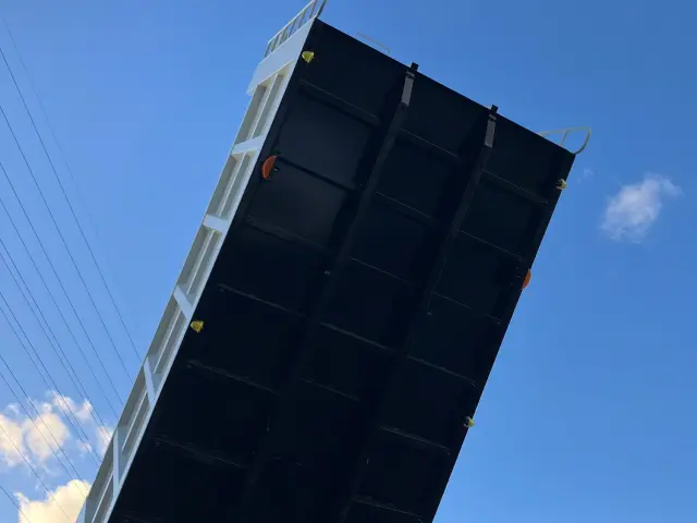 日野 プロフィア 2DG-FS1AHE(6x4)の写真16