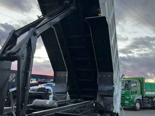 三菱 スーパーグレート 2KG-FV70HZ(6x4)の写真17