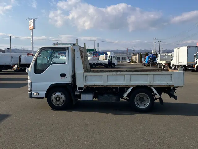 いすゞ エルフ TPG-NKR85AD(2WD)の写真7