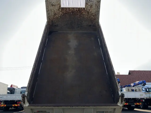 いすゞ エルフ TPG-NKR85AD(2WD)の写真10