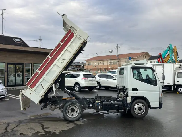 三菱 キャンター 2PG-FBA60(2WD)の写真6