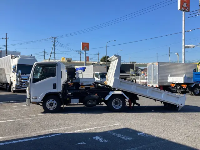 いすゞ エルフ SKG-NPR85YN(2WD)の写真5