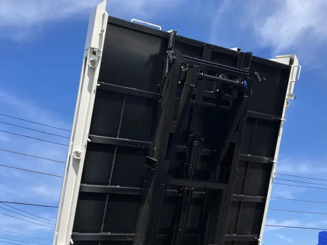 いすゞ フォワード 2PG-FRR90S3(2WD)の写真12