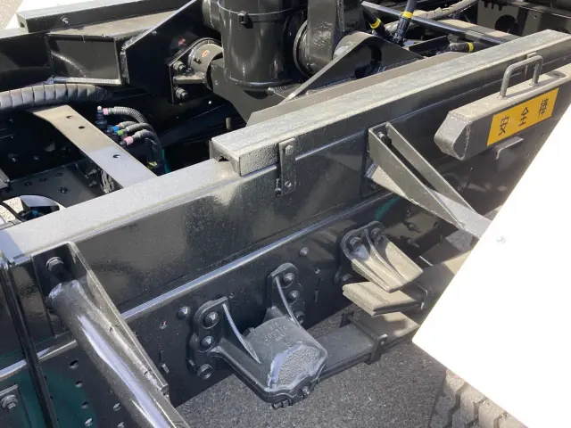 いすゞ フォワード 2PG-FRR90S3(2WD)の写真14