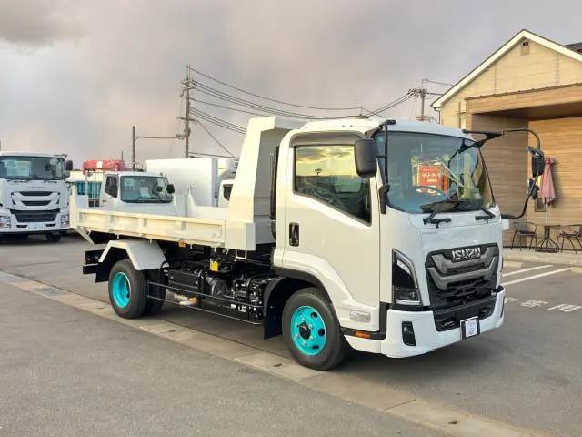 いすゞ フォワード 2PG-FRR90S3(2WD)の写真2