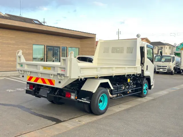 いすゞ フォワード 2PG-FRR90S3(2WD)の写真3
