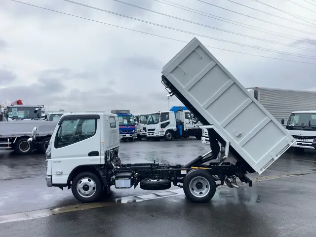 三菱 キャンター 2RG-FBA60(2WD)の写真5