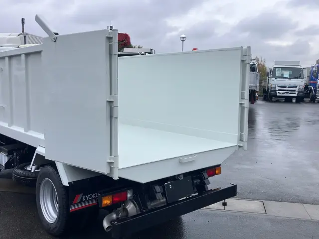 三菱 キャンター 2RG-FBA60(2WD)の写真15