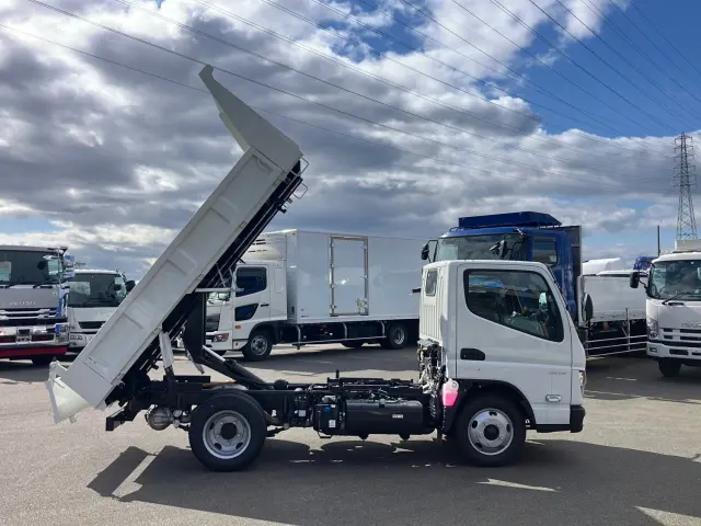 三菱 キャンター 2RG-FBA60(2WD)の写真6