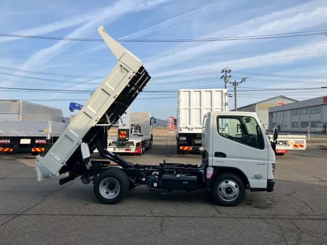 三菱 キャンター 2RG-FBA60(2WD)の写真6