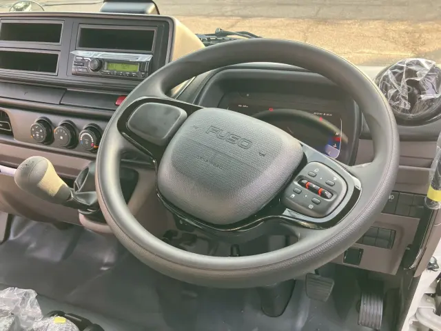 三菱 キャンター 2RG-FBA60(2WD)の写真21